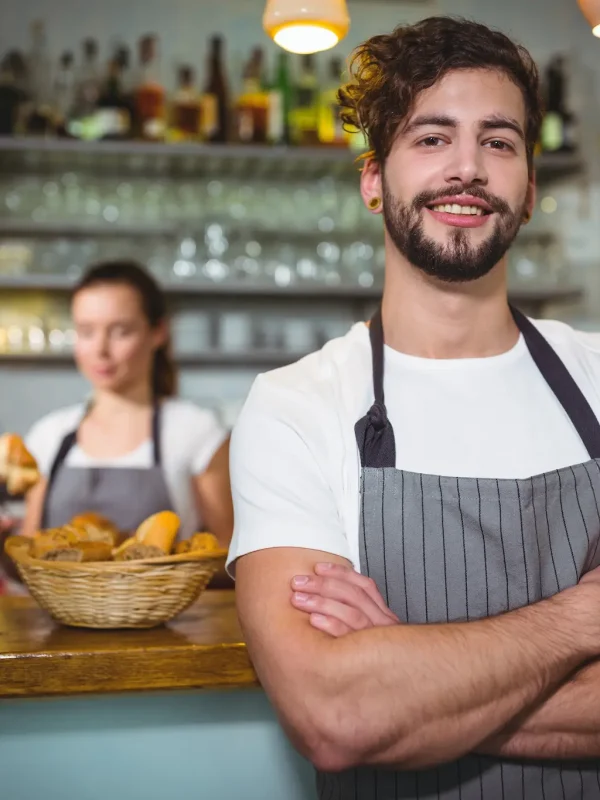 Chef de restaurante parceiro do clube de descontos da RB Protege Proteção Veicular.